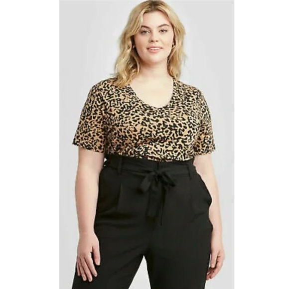 Ava & Viv Tops - Ava & Viv Cheetah Print V Neck Tee